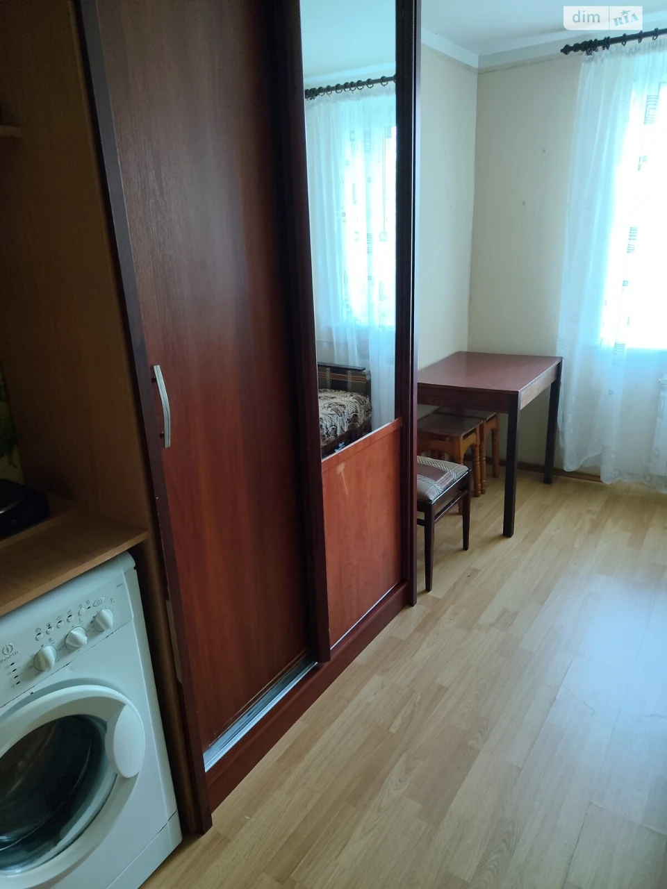 Продаж Кімната