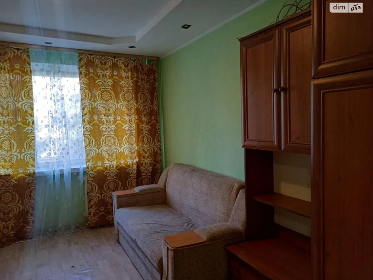 Продаж Кімната