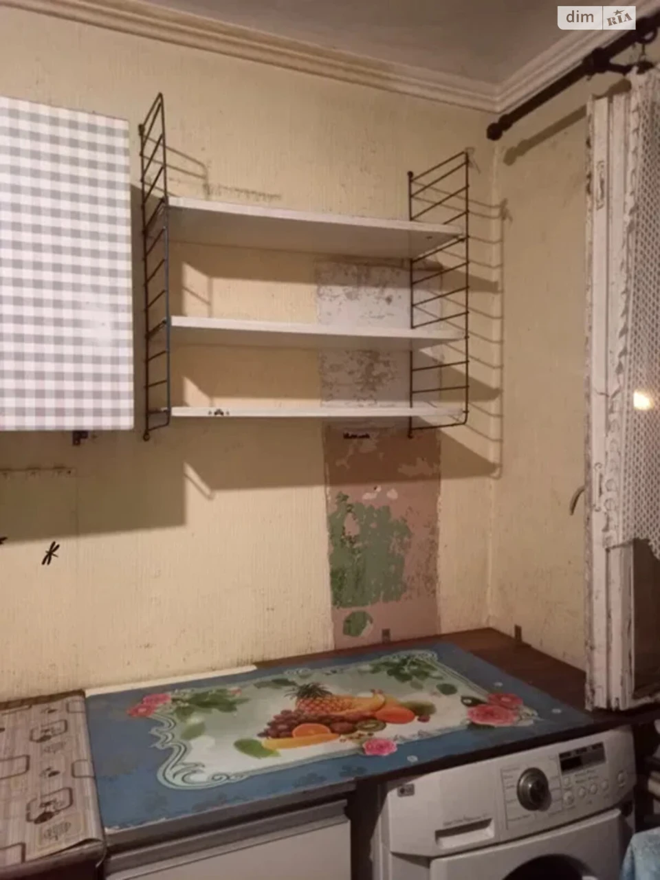 Продаж Кімната