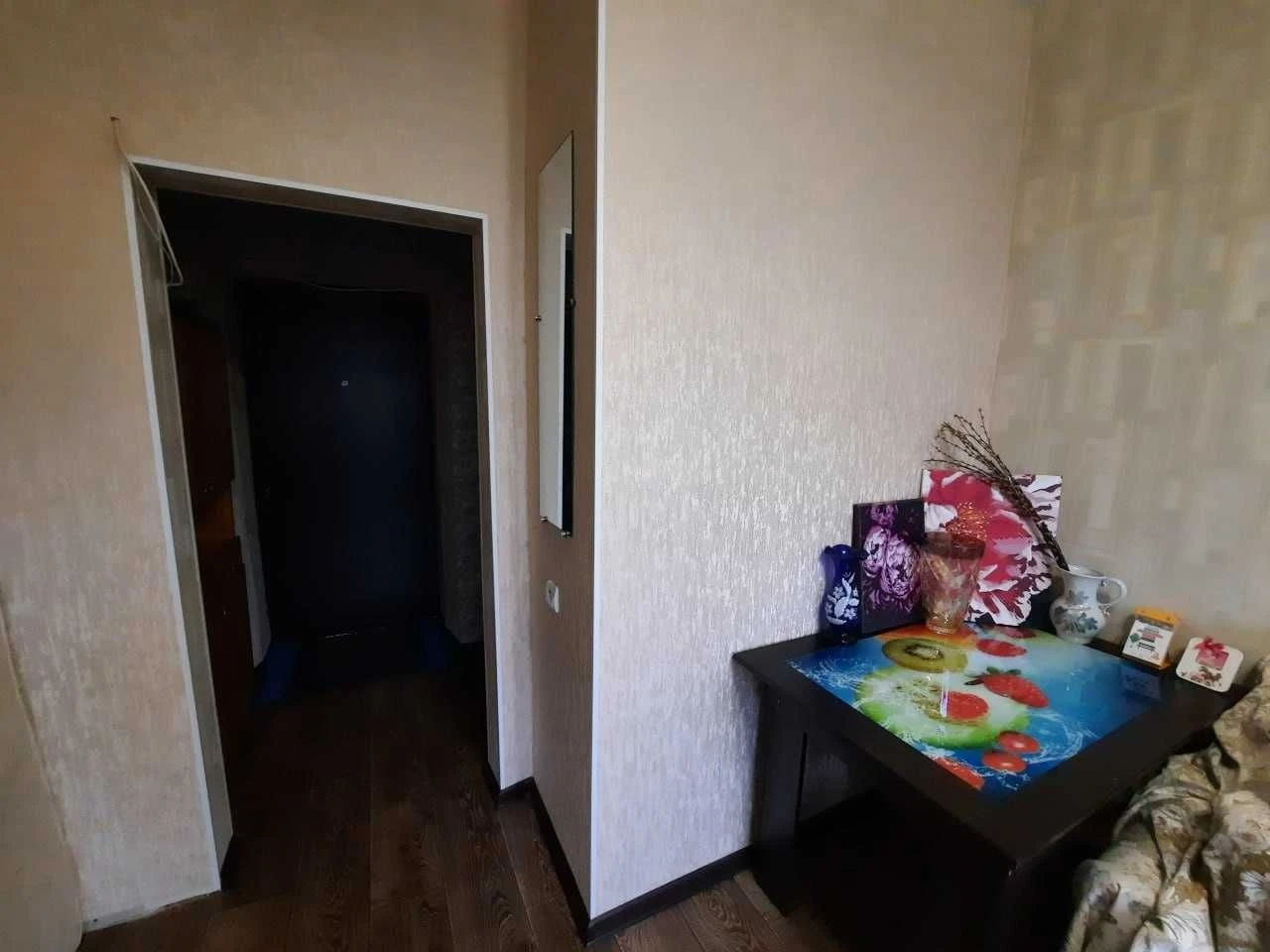 Продається кімната в гуртожитку за вигідною ціною.