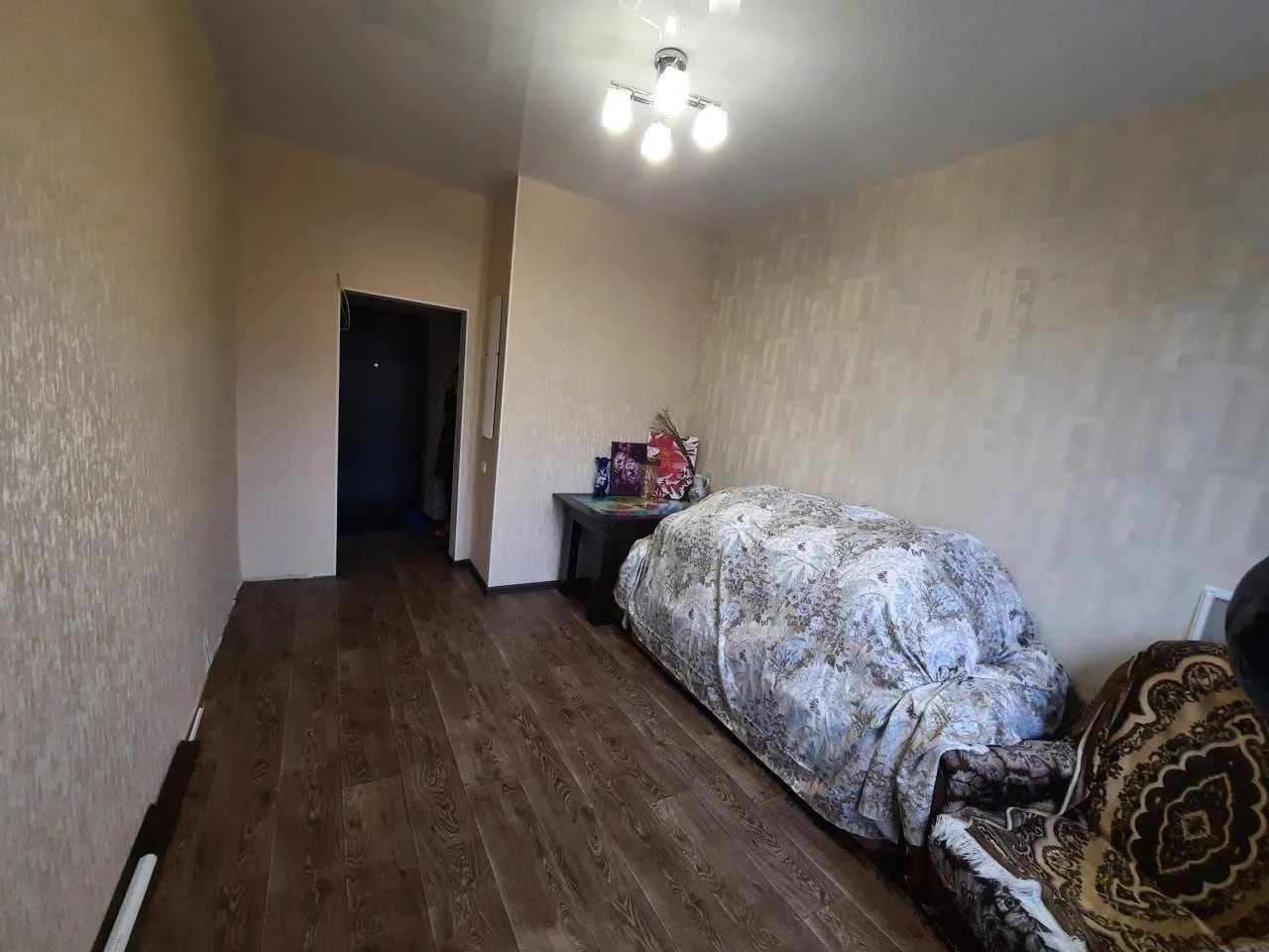 Продається кімната в гуртожитку за вигідною ціною.