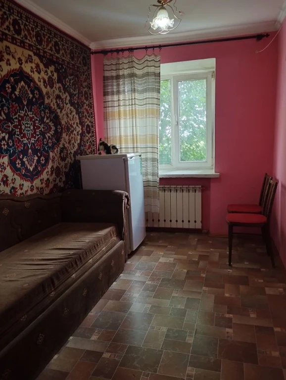 Продам 1 комнатную гостинку, метро Холодная гора, ЮЖД