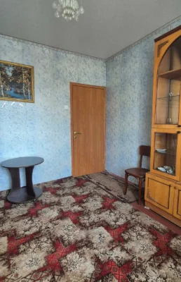 Продам кімнату в 2-х кімнатній квартирі, вул. Молочна.