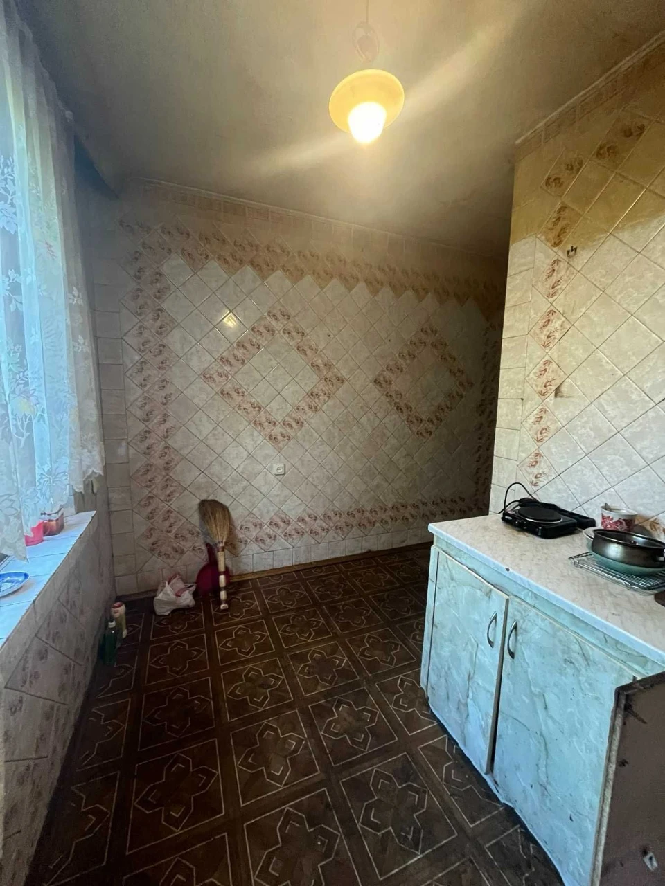Продається кімната в двокімнатній квартирі на Салтівці