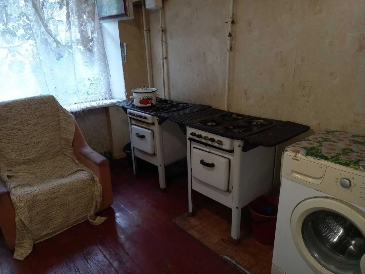 Продам гостинку с балконом П.Поле  PP4
