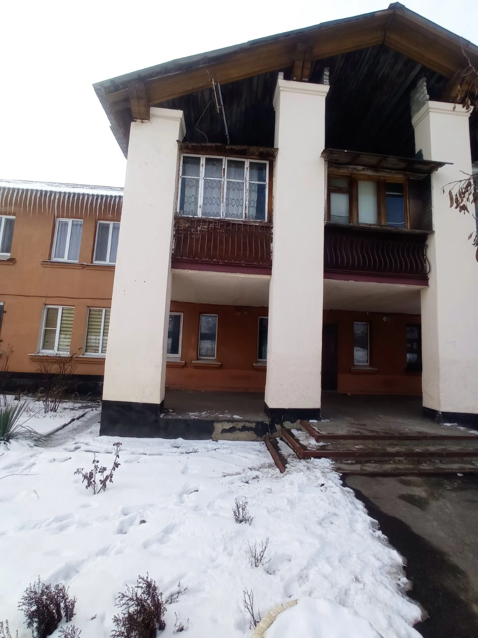 Продається комната в районі торгового центру "МЕТРО"