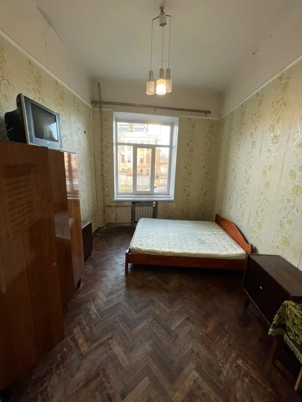 Продається кімната в центрі, вул. Куліковська, 8