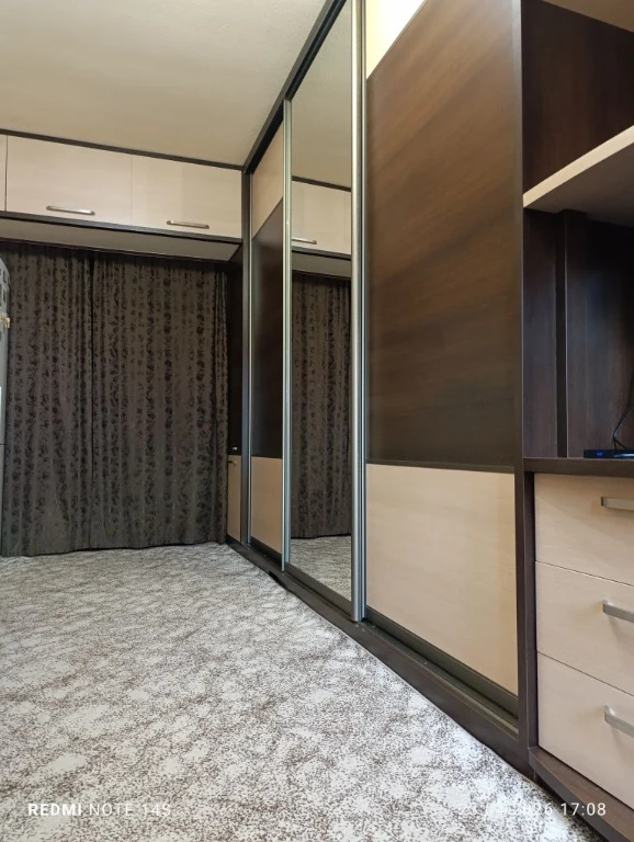 Продается гостинка 18 м² на Баварии с ремонтом