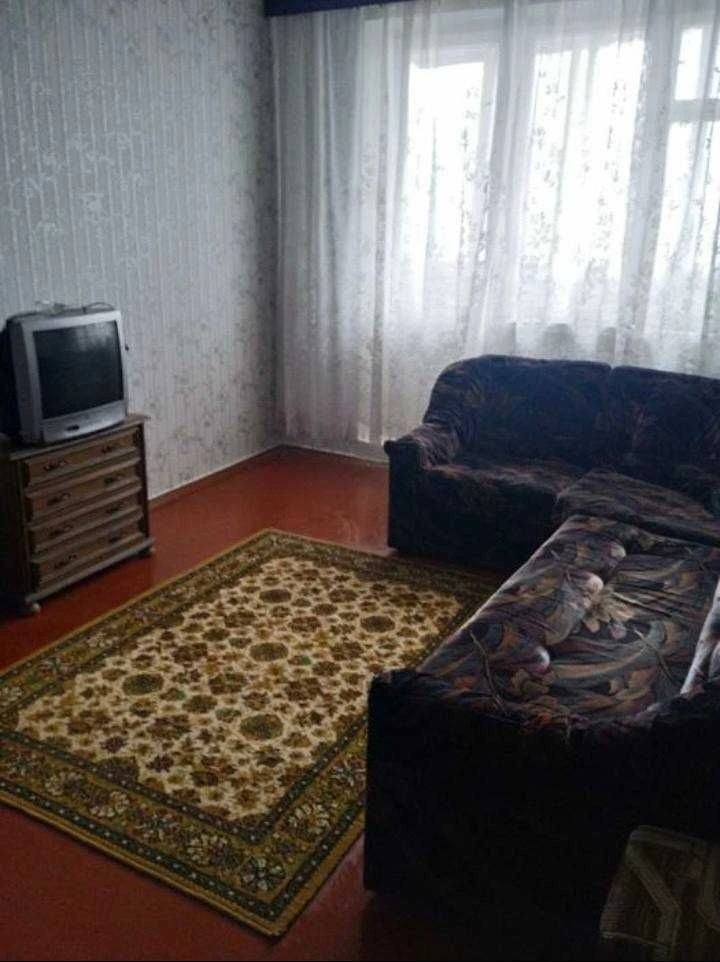 Продам кімнату в трикімнатній квартирі Л.Свободи Олексіївка