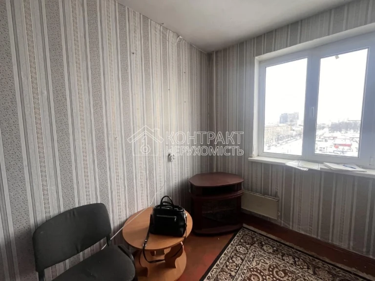 Продається 1-кімнатна квартира, 12 м², вул. Молочна, Кінний ринок