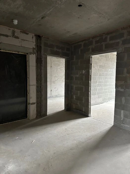 For sale in the residential complex "Medovy-1" a three-room apartment of 80 sq. m.