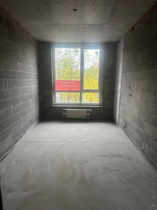 For sale in the residential complex "Medovy-1" a three-room apartment of 80 sq. m.