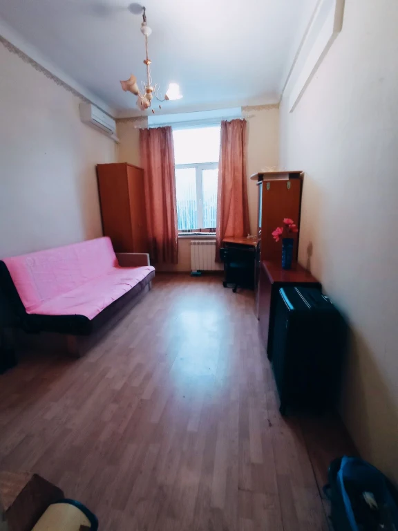 Продам супер гостинку возле метро Площадь Конституции..