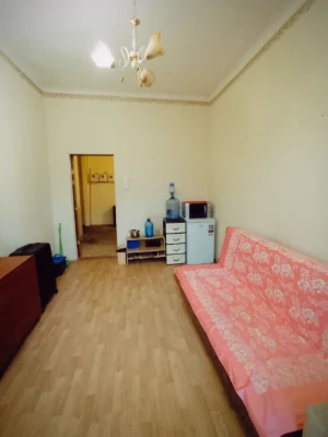 Продається чудова гостьова квартира біля метро Площадь Конституции.