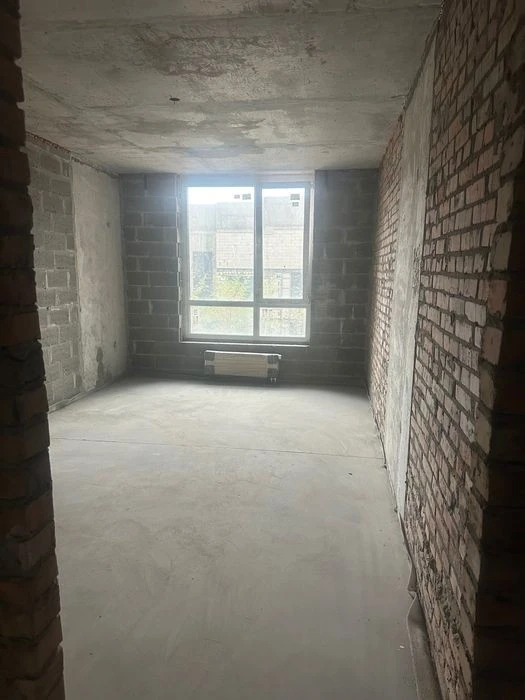 For sale in the residential complex "Medovy-1" a three-room apartment of 80 sq. m.