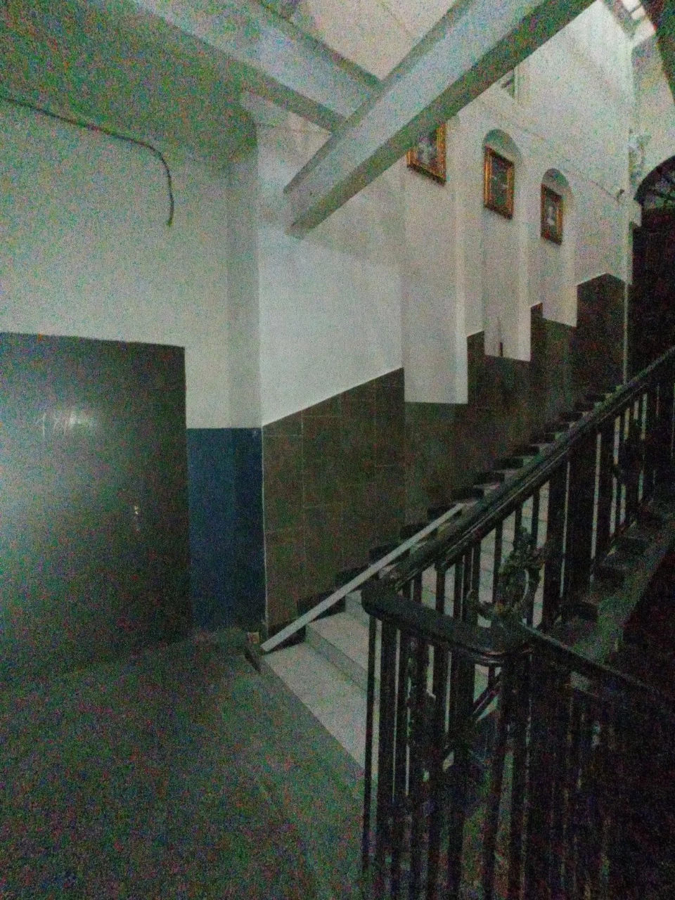 Продається чудова гостьова квартира біля метро Площадь Конституции.