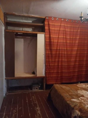 Терміново! Продаю 2 кімнати в будинку приватного типу по вул. Валентинівська