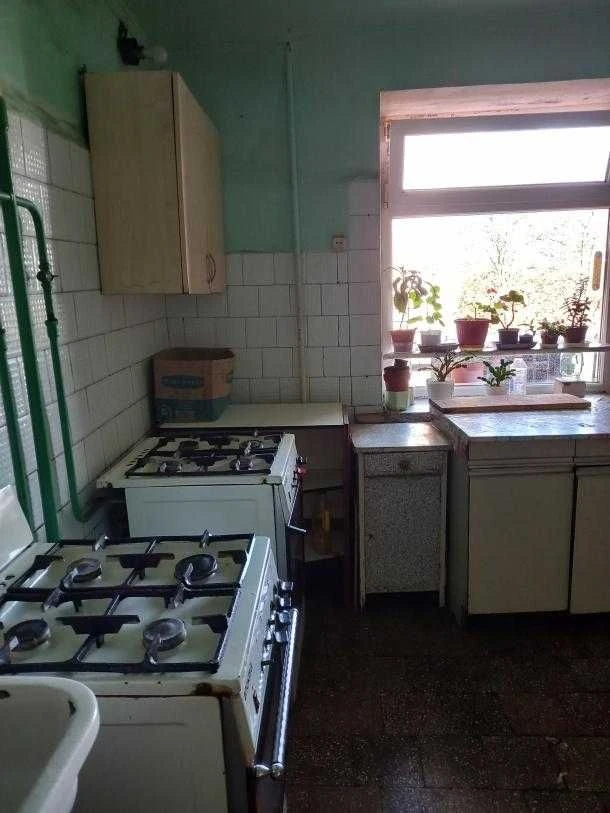 Терміново! Продаю 2 кімнати в будинку приватного типу по вул. Валентинівська