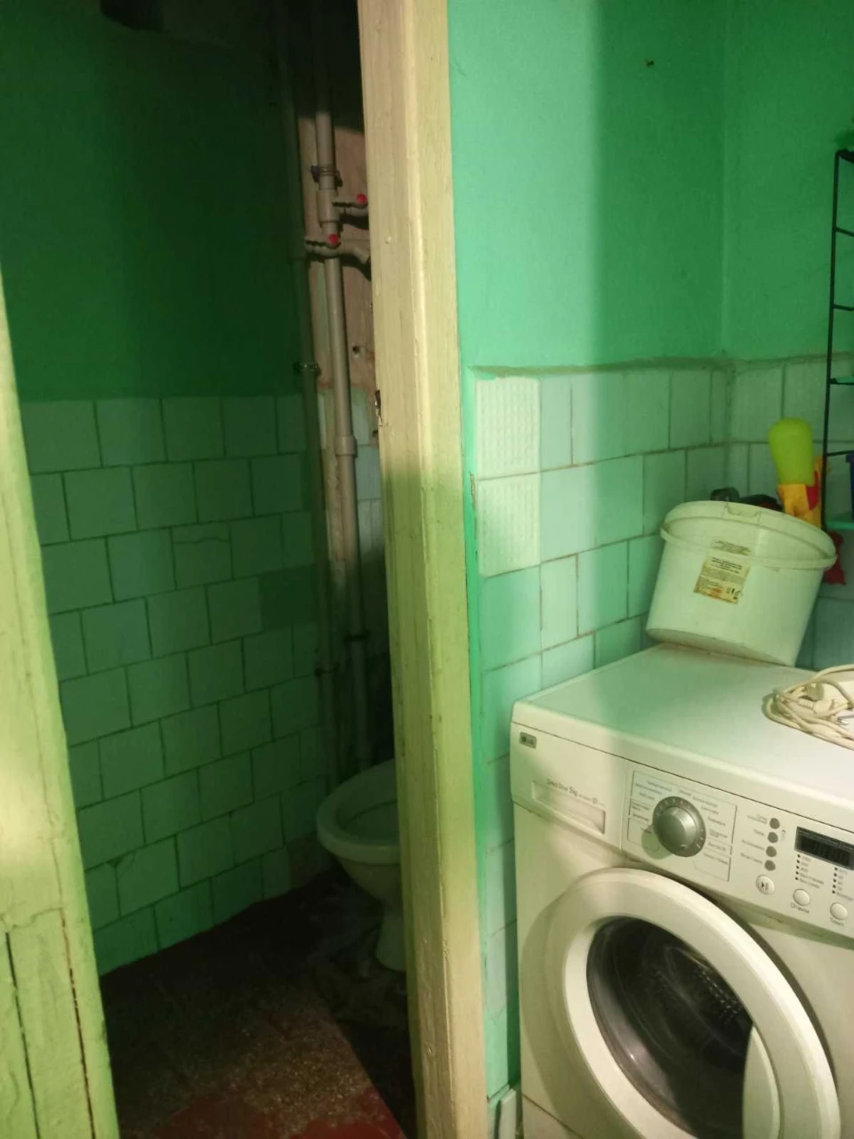 Терміново! Продаю 2 кімнати в будинку приватного типу по вул. Валентинівська