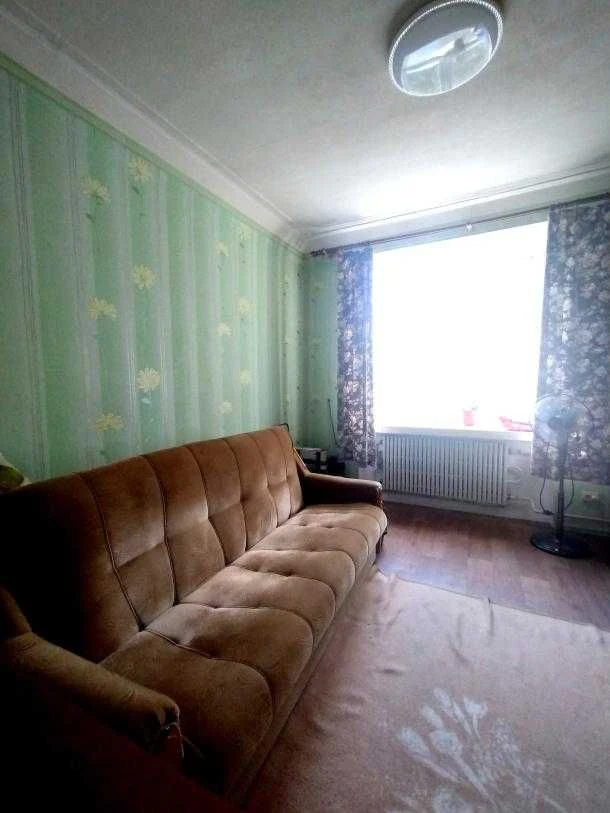 Продается просторная комната в "сталинке" в районе ХТЗ