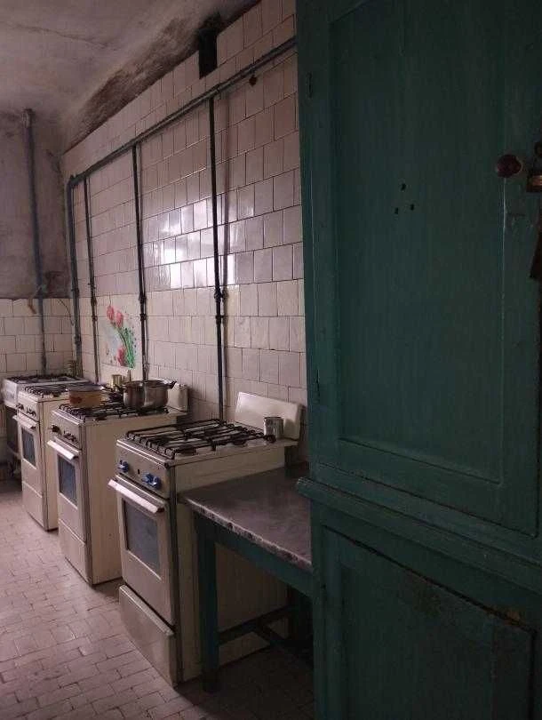 Продается просторная комната в "сталинке" в районе ХТЗ