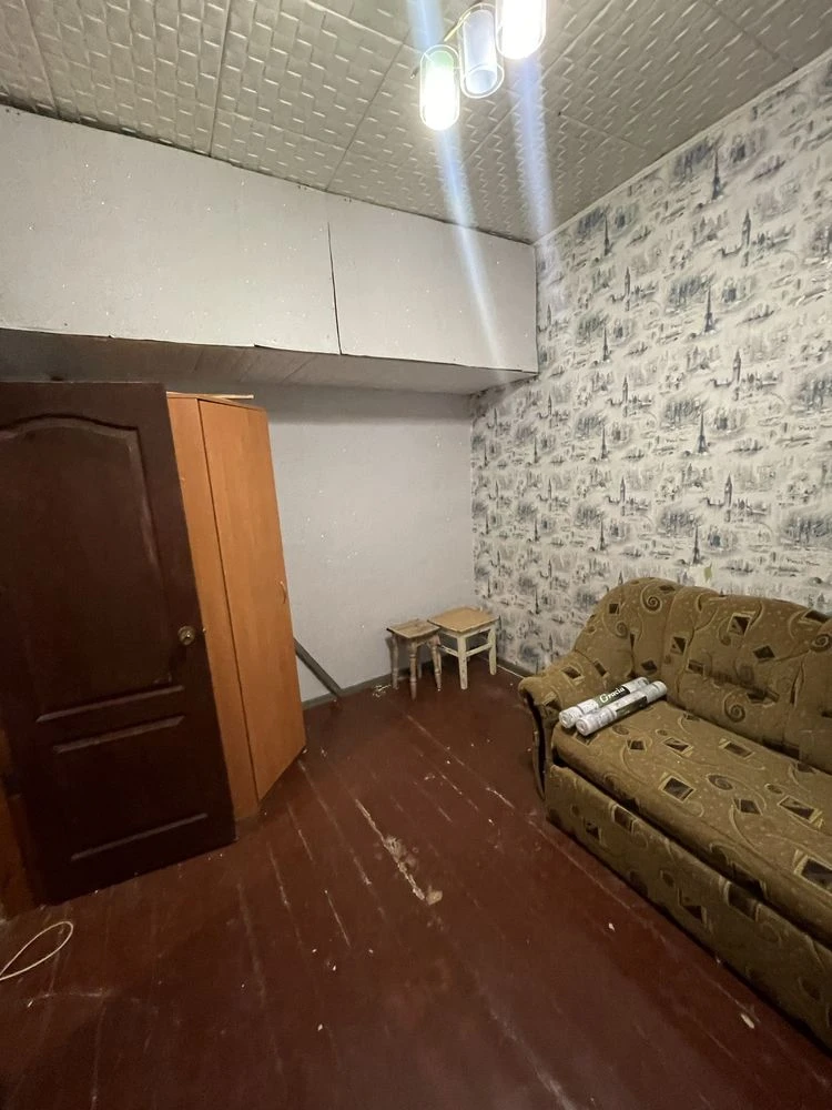 3 кімнати в гуртожитку під ваш ремонт