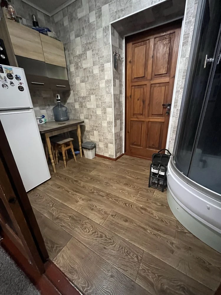 Room in a dormitory with its own water