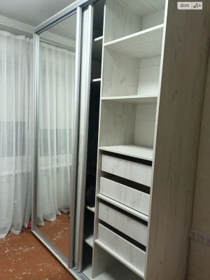 Продаж Кімната