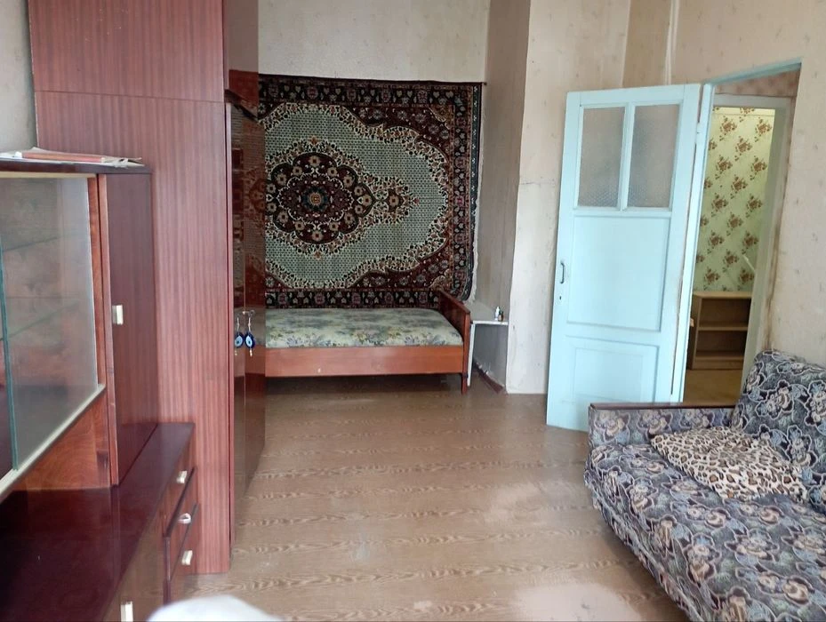 For sale 1 room 4/4 Shevchenkivskyi district!