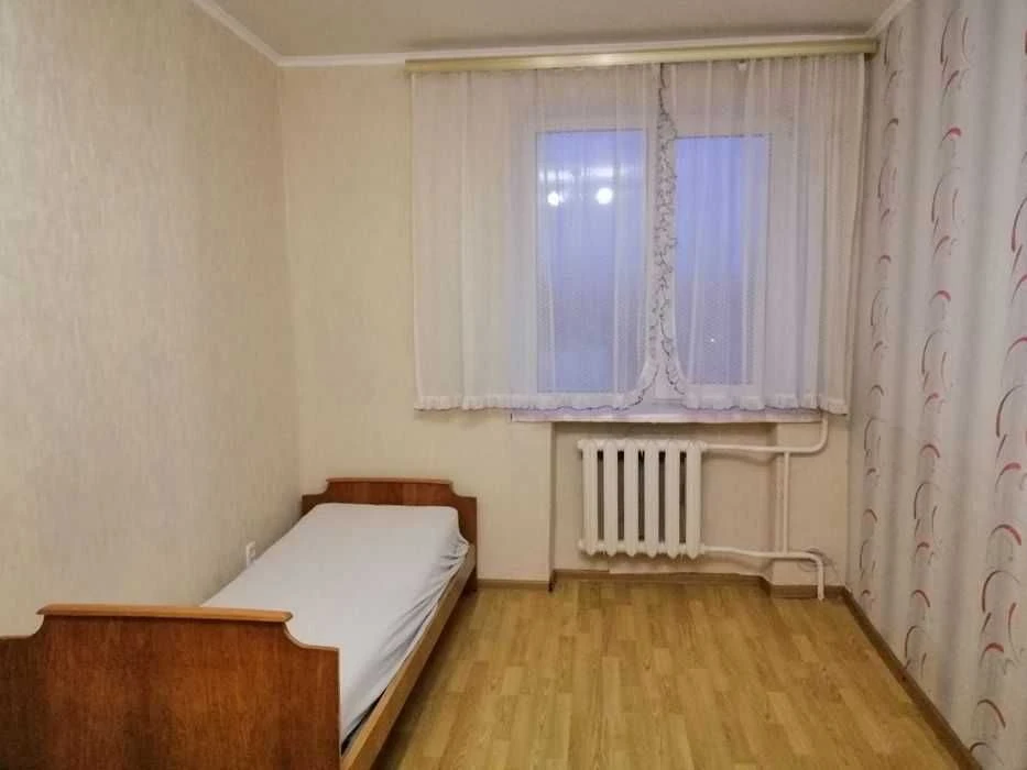 For sale a cozy room in a warm dormitory with a nice view