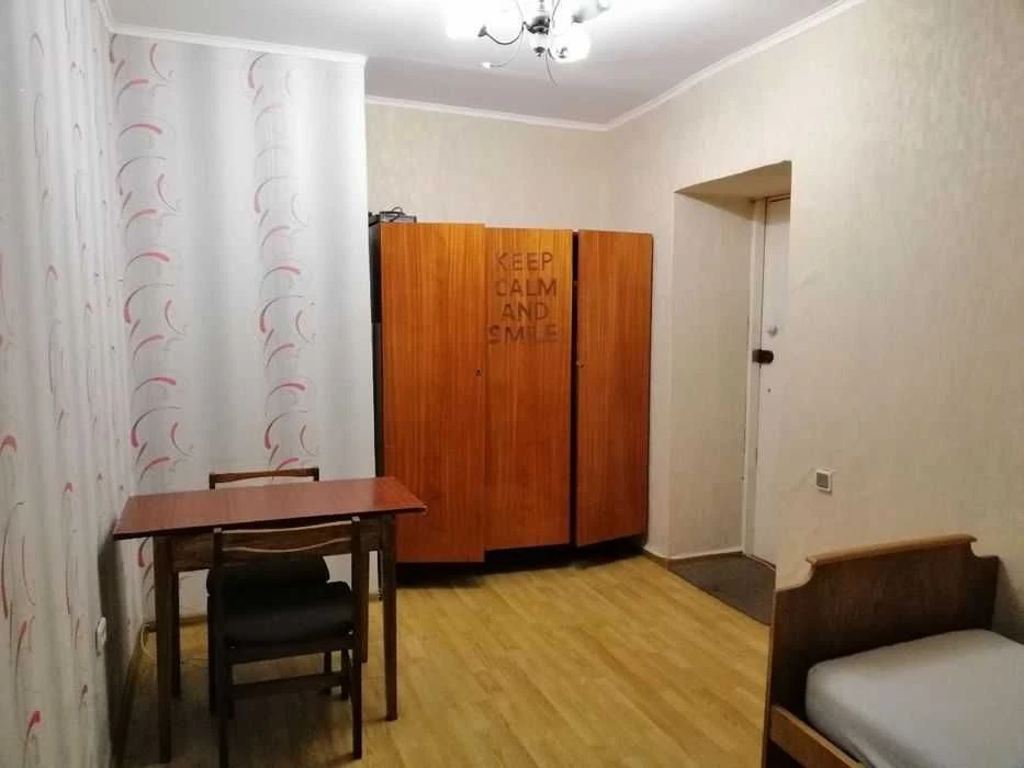For sale a cozy room in a warm dormitory with a nice view