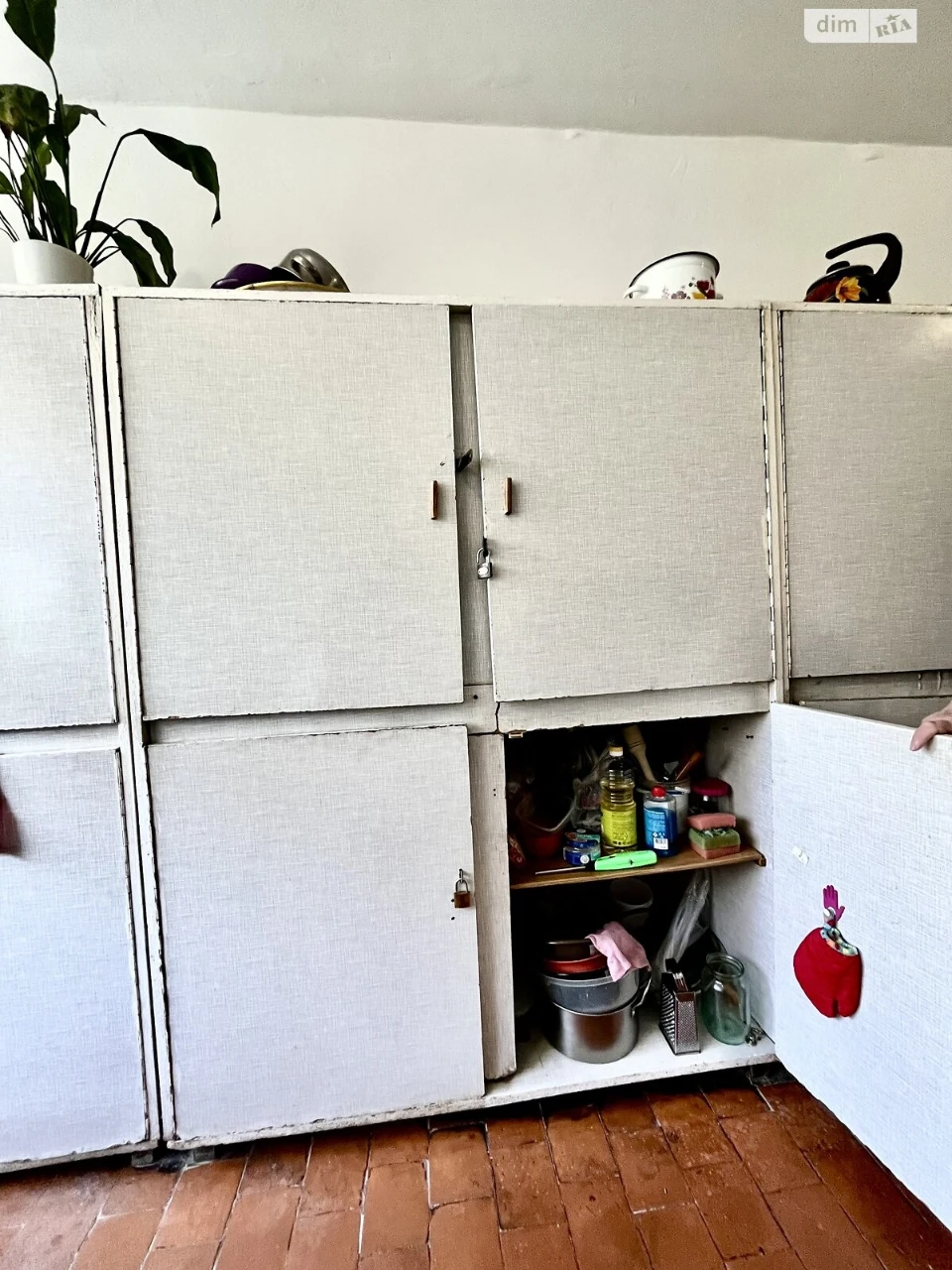 Sale of a Room in a Dormitory