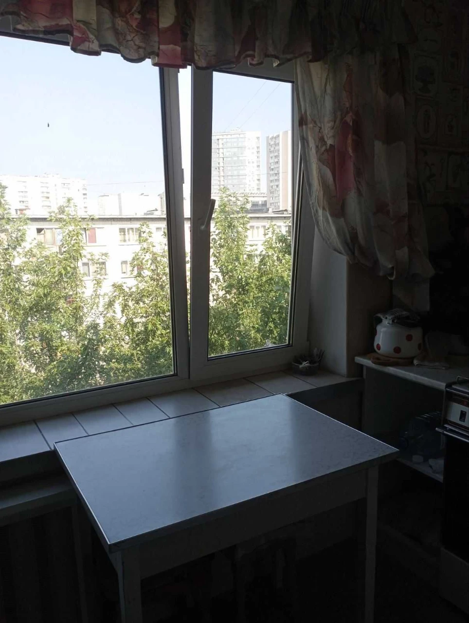Комната 13 м2 с балконом, метро Дарница