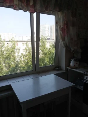 Комната 13 м2 с балконом, метро Дарница