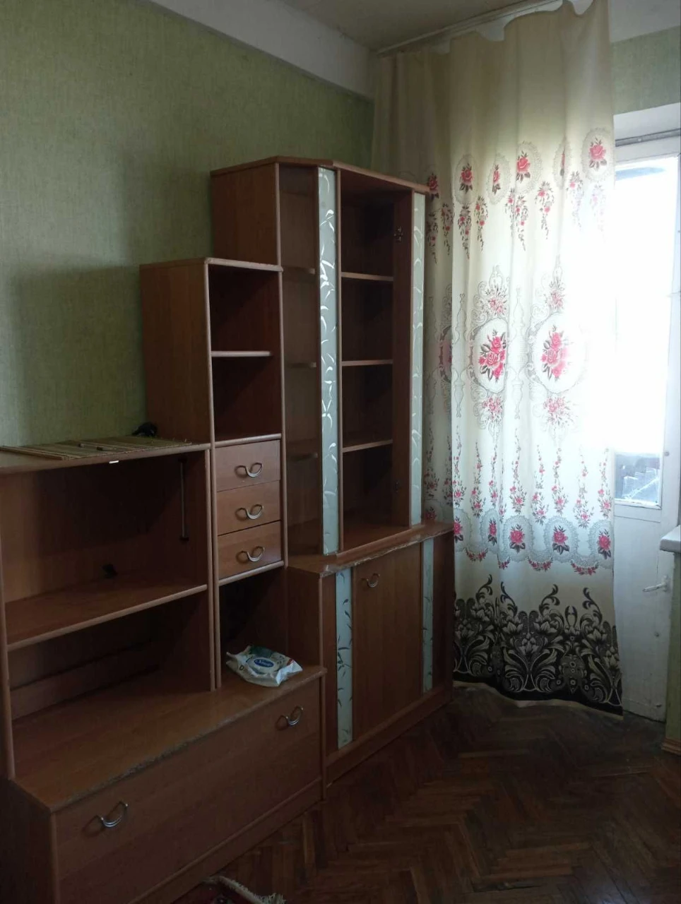 Комната 13 м2 с балконом, метро Дарница