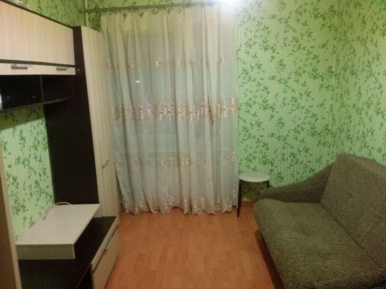 Продам комнату Деснянский р-н,Лесной проспект