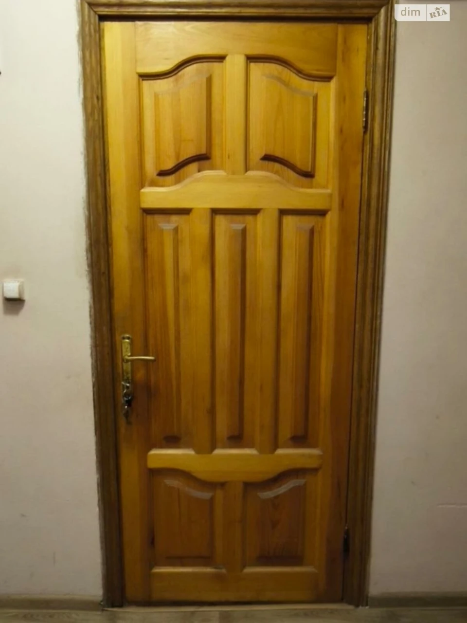 Sale Room in North Brovar District