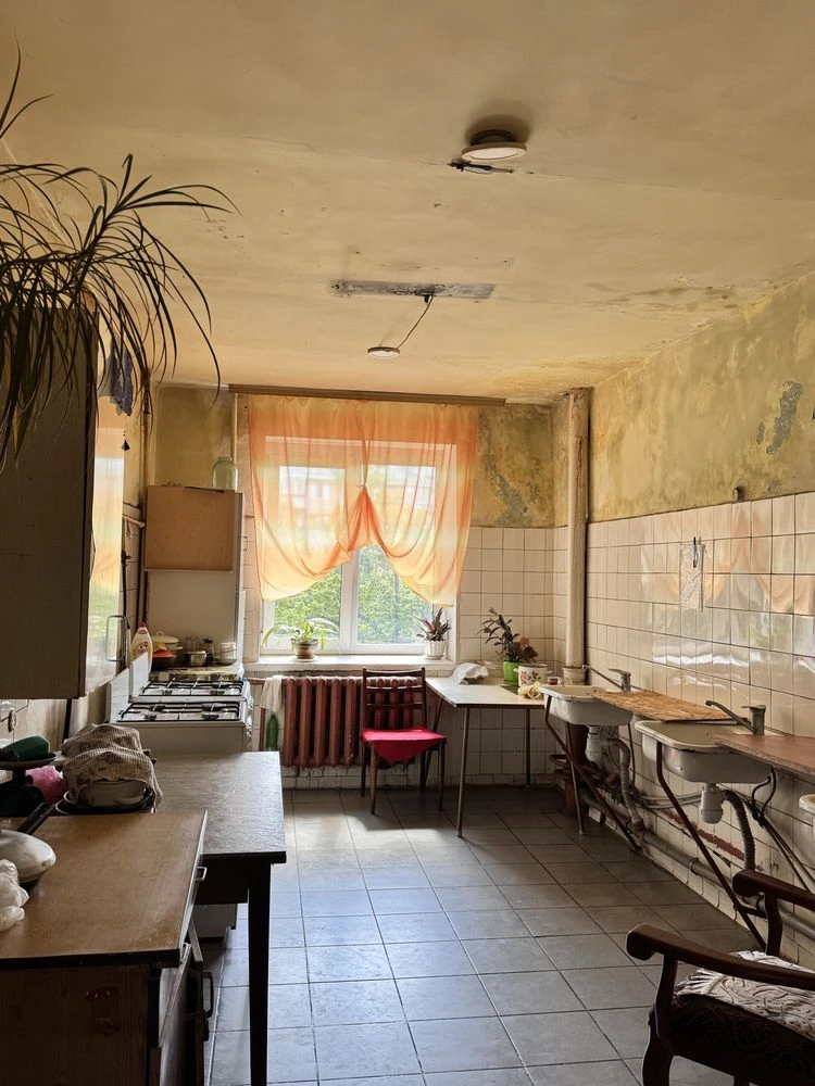 Room near Chernihivska Metro Station