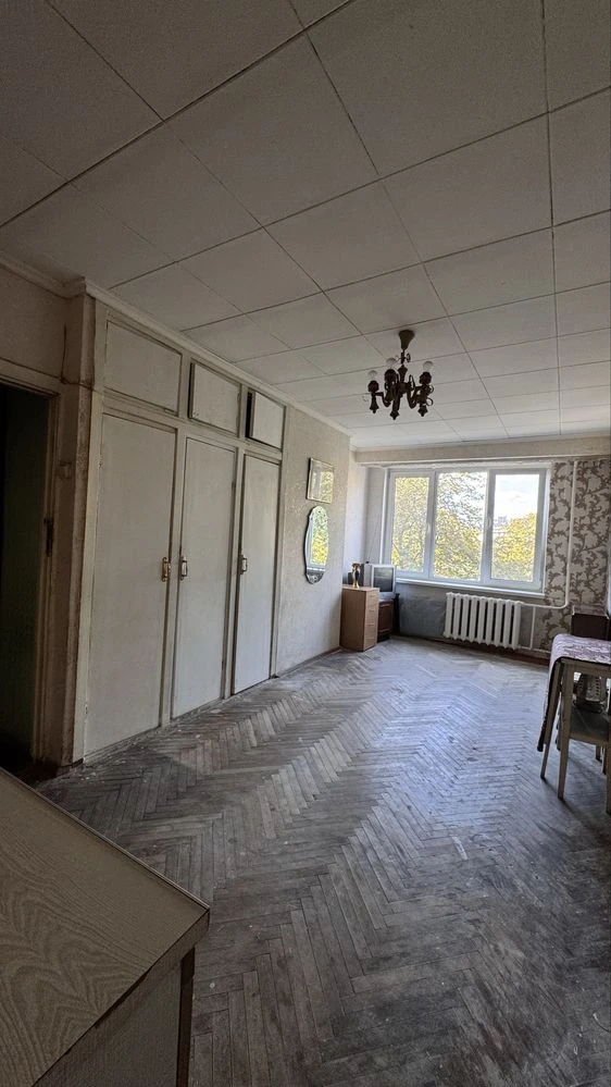Room near Chernihivska Metro Station