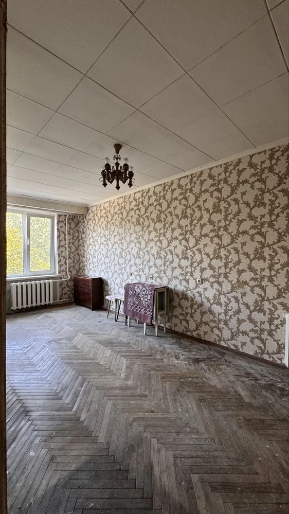 Room near Chernihivska Metro Station