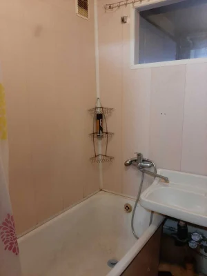 For sale: Room in a 3-room apartment on Kubanskaya Ukraine (Zhukovo Marsh)