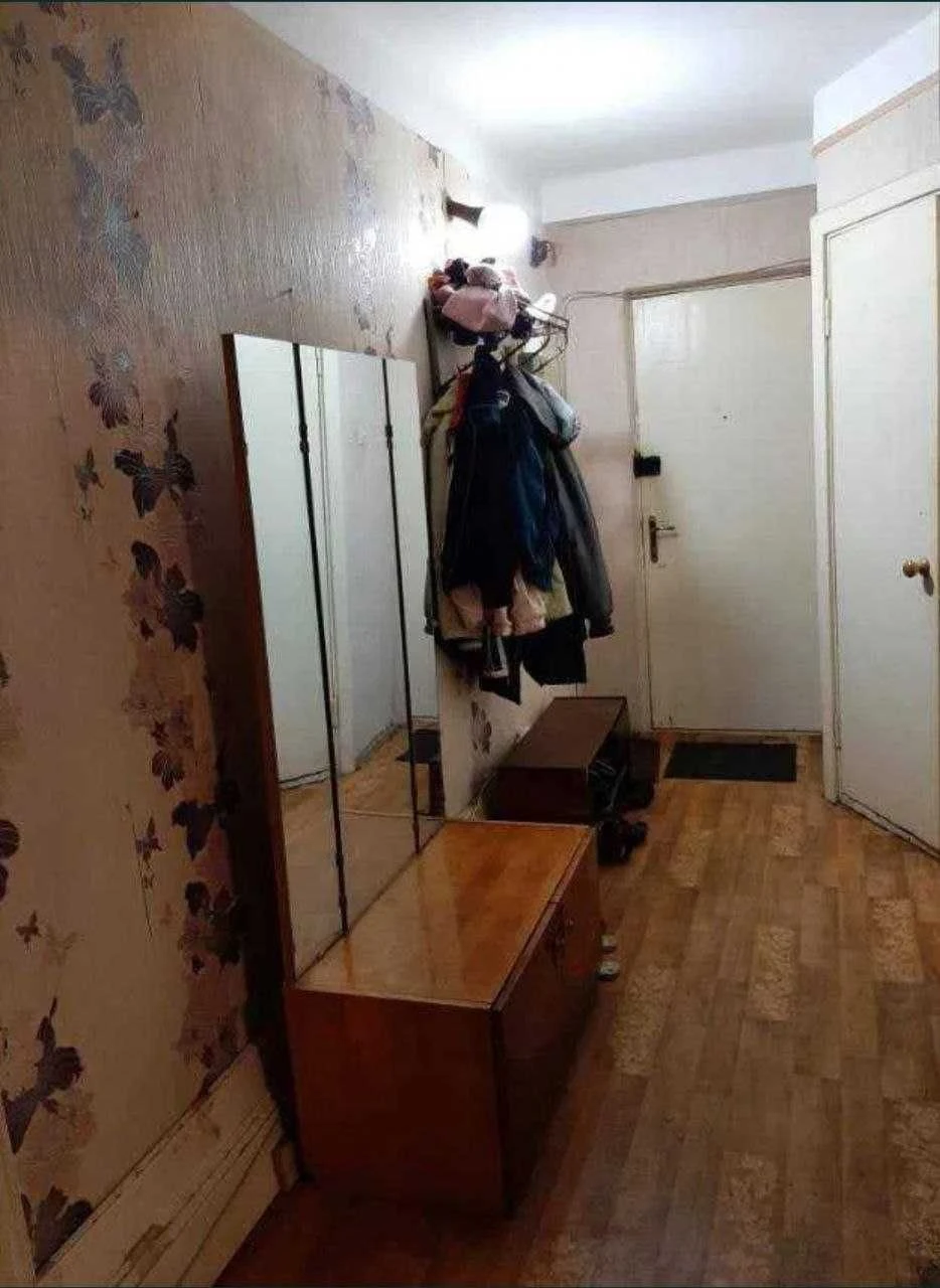 For sale: Room in a 3-room apartment on Kubanskaya Ukraine (Zhukovo Marsh)