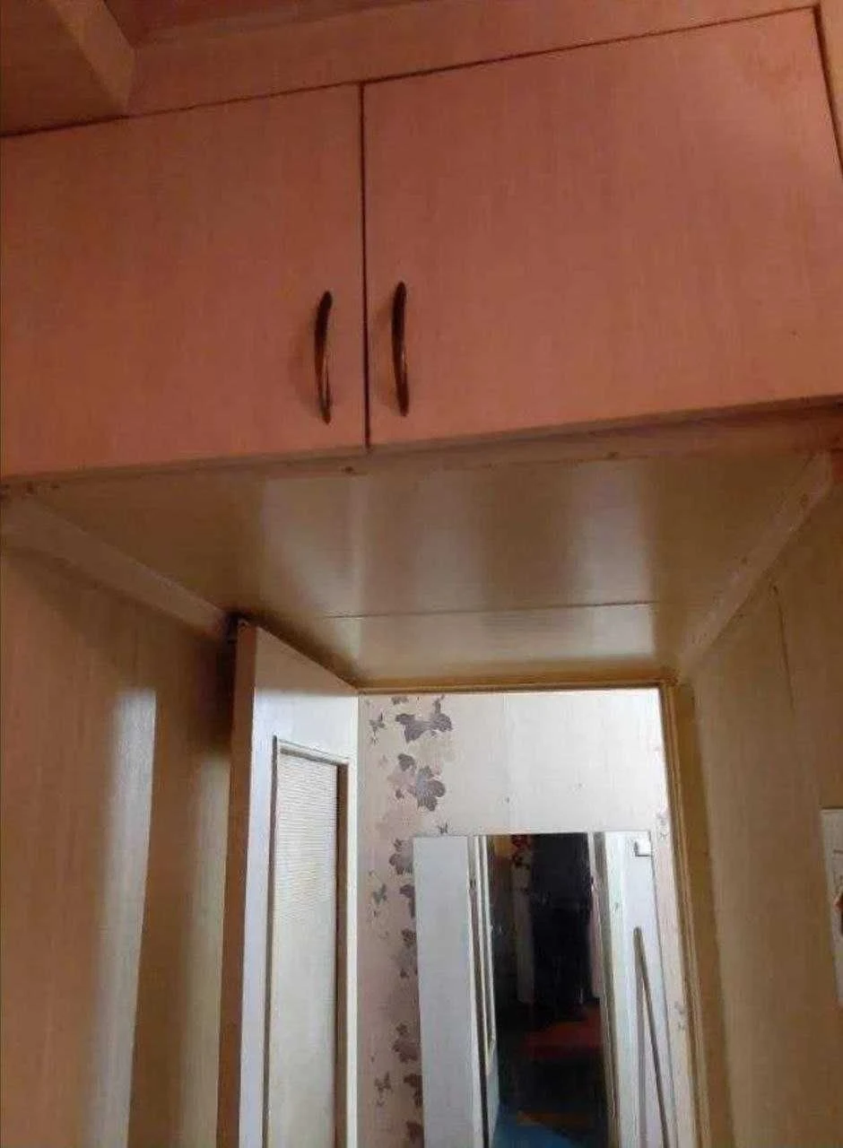 For sale: Room in a 3-room apartment on Kubanskaya Ukraine (Zhukovo Marsh)