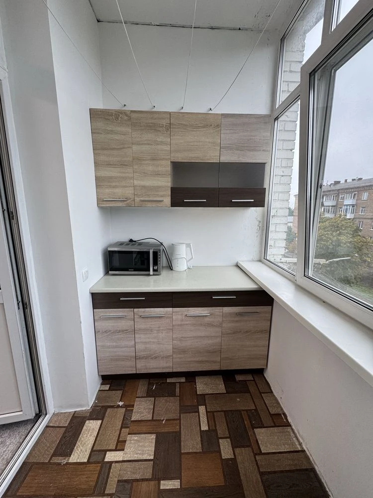 OWNER! No commission! Room with a BALCONY near m. Nivki (5 min)