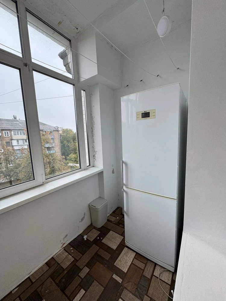 OWNER! No commission! Room with a BALCONY near m. Nivki (5 min)