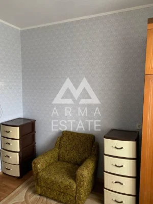 For Sale Room 9.8 sq.m. Mikitenko 27, Darnytsia, Chernigovska 10