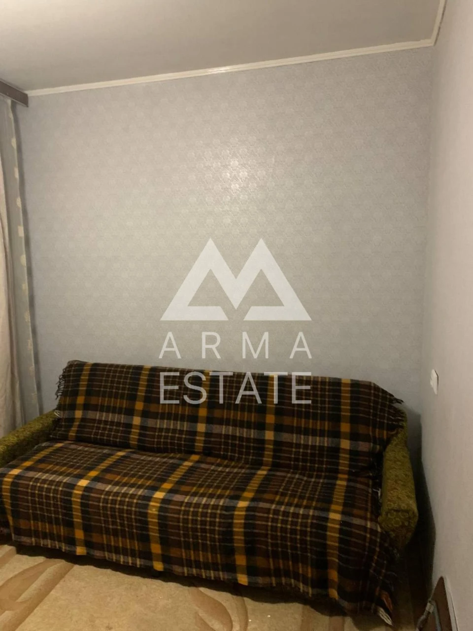 For Sale Room 9.8 sq.m. Mikitenko 27, Darnytsia, Chernigovska 10