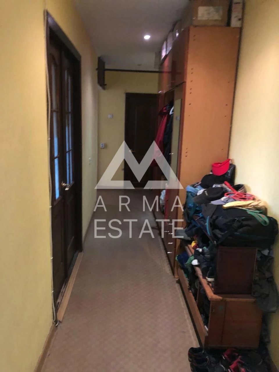 For Sale Room 9.8 sq.m. Mikitenko 27, Darnytsia, Chernigovska 10