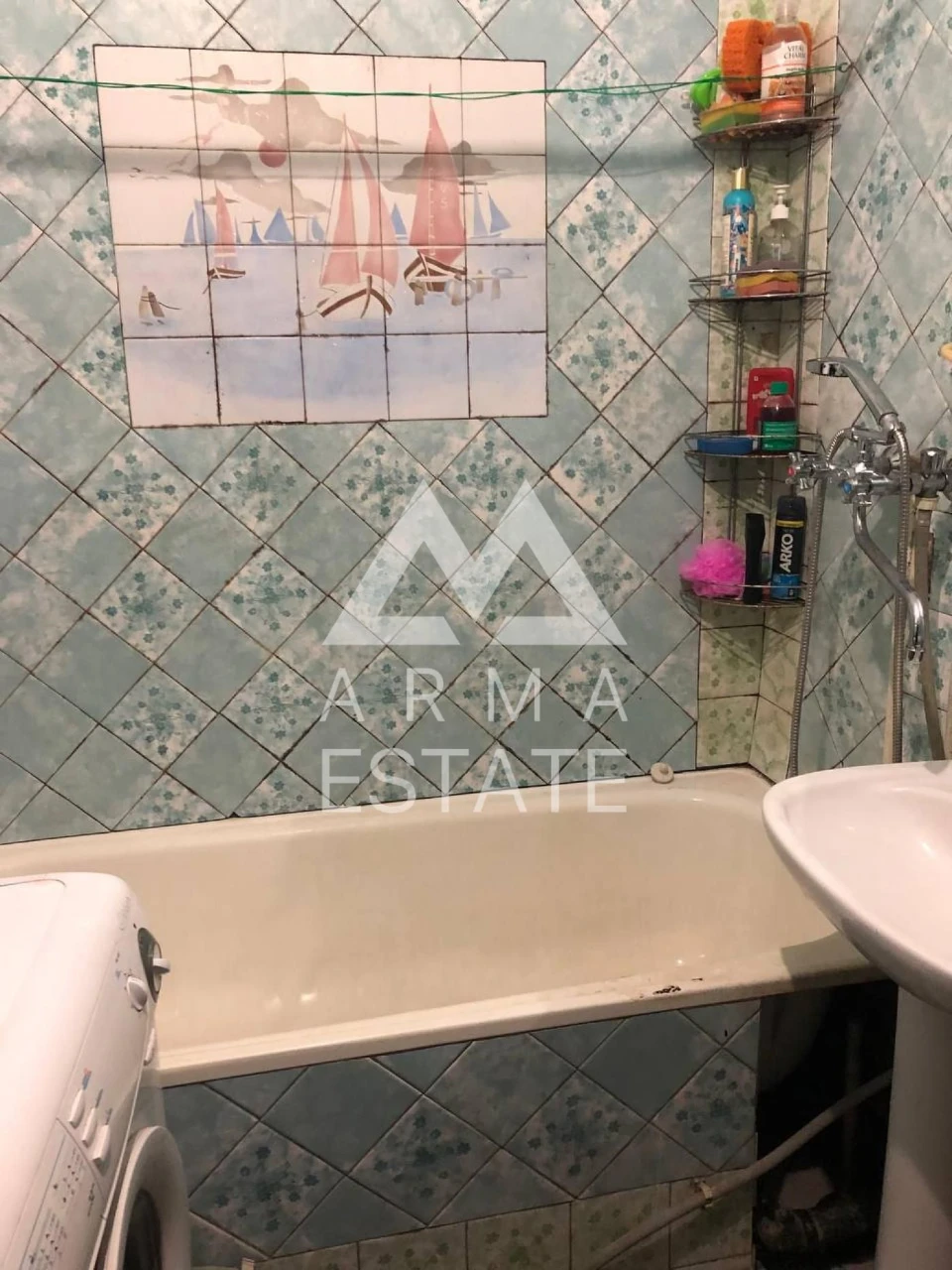 For Sale Room 9.8 sq.m. Mikitenko 27, Darnytsia, Chernigovska 10