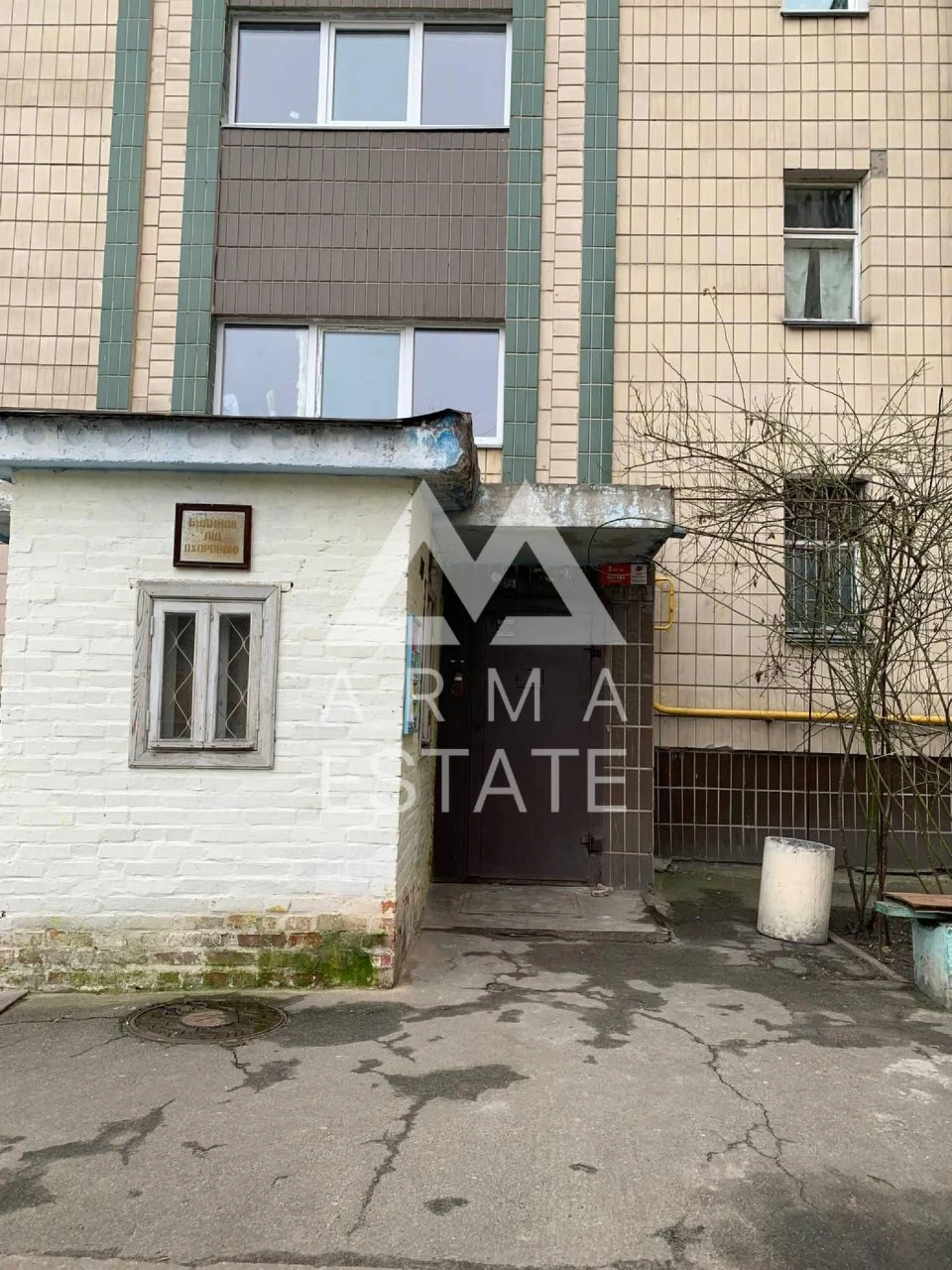 For Sale Room 9.8 sq.m. Mikitenko 27, Darnytsia, Chernigovska 10